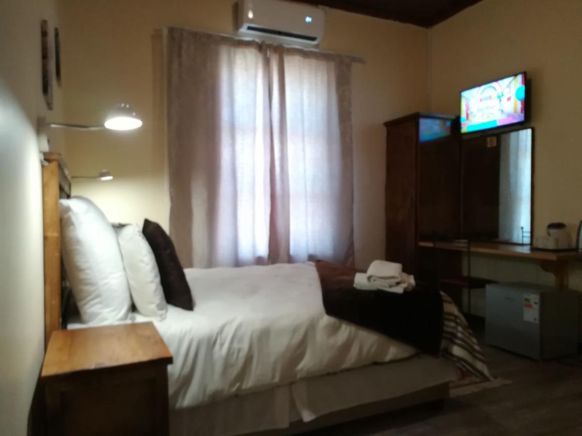 White House Lodge On Main Beaufort West Εξωτερικό φωτογραφία
